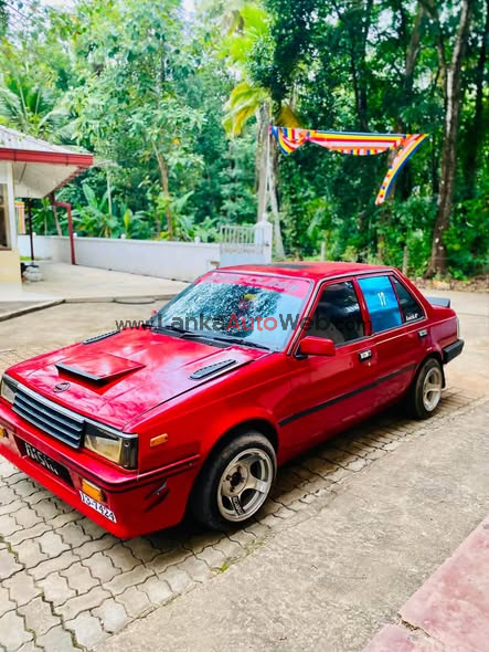 Nissan sunny HB 11