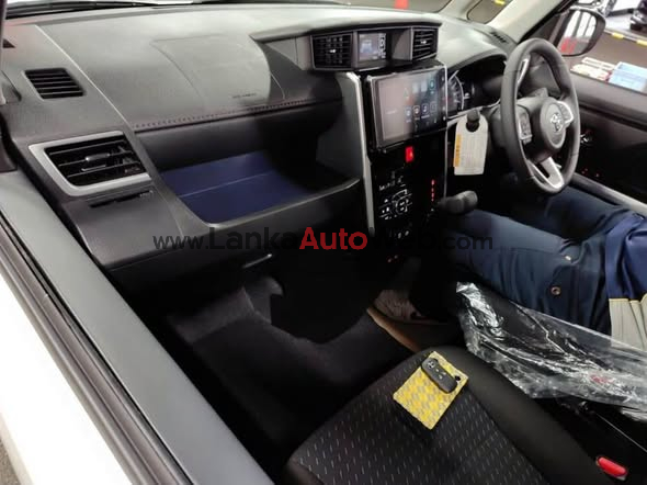 Toyota roomy G custom 2026/8
